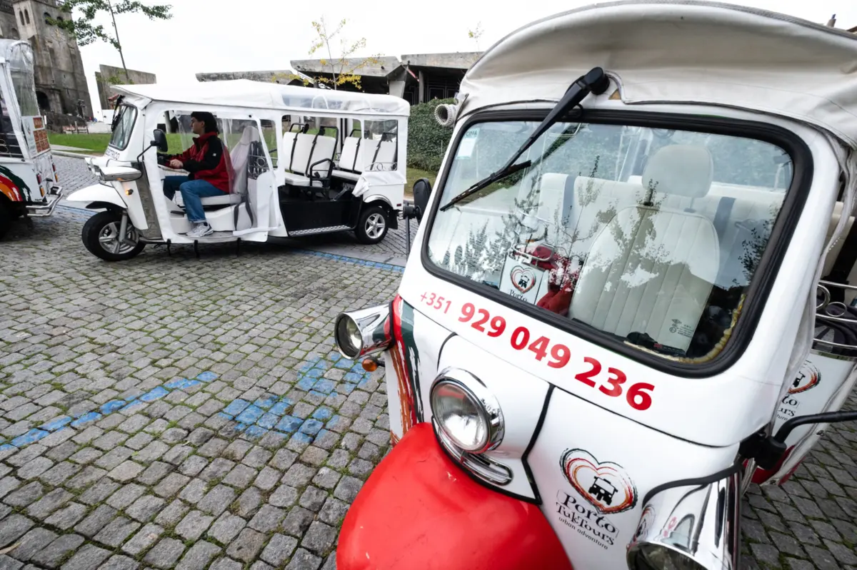 Imagem de contexto do artigo Incêndio em garagem de Lisboa destrói quatro tuk-tuk
