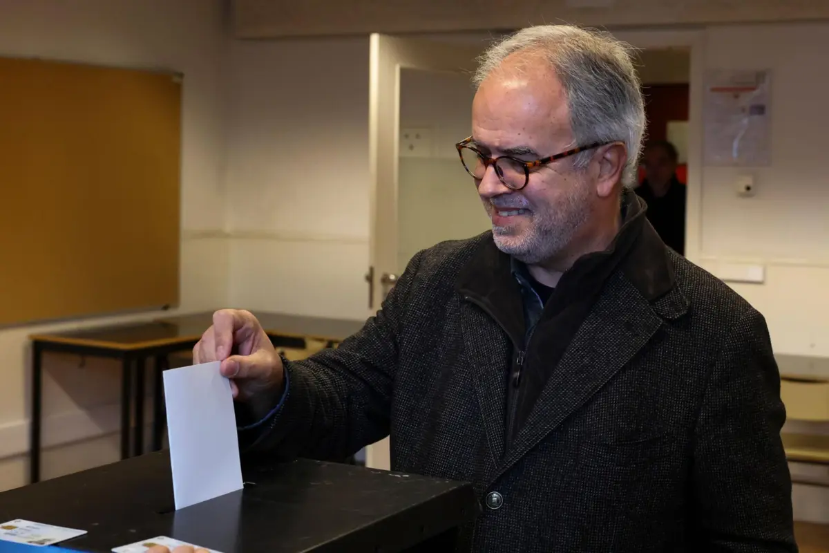 Imagem de contexto do artigo Coordenador do BE vai propor à Mesa Nacional apoio a Seguro na segunda volta