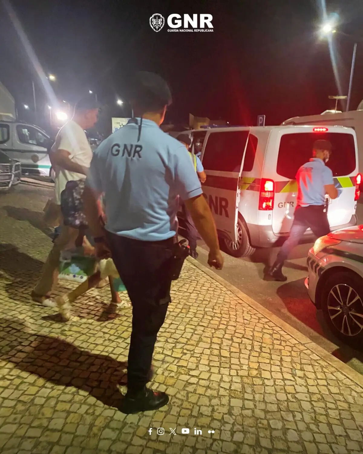 Imagem de contexto do artigo Seis migrantes que chegaram ao Algarve levados para centros temporários