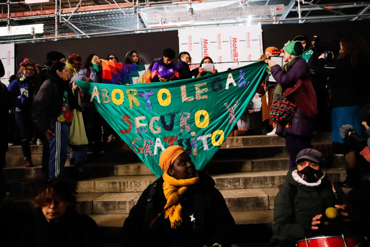 Imagem de contexto do artigo Semana TSF. Aborto volta à ordem do dia, Ferro "chocado" com Seguro e outros destaques