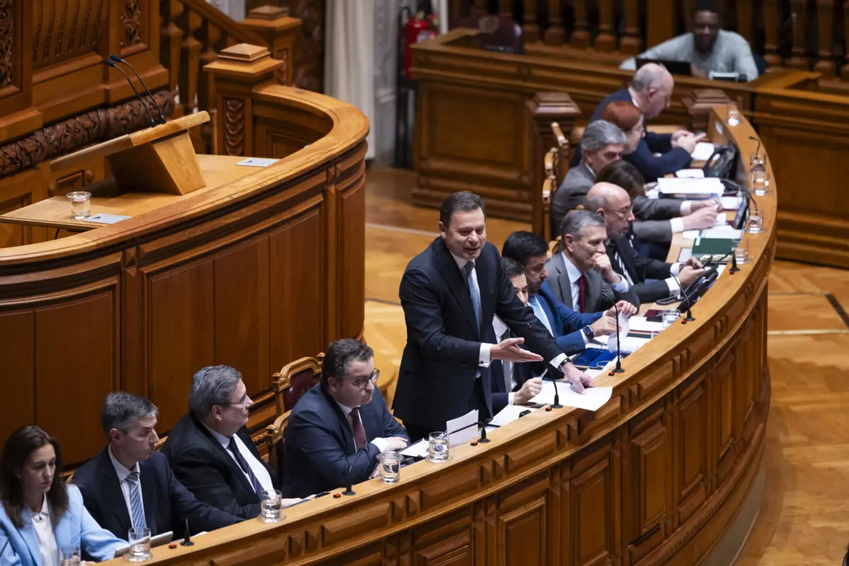 Imagem de contexto do artigo Montenegro recusa "operação de cosmética" depois de Chega falar em "cirurgias fictícias"