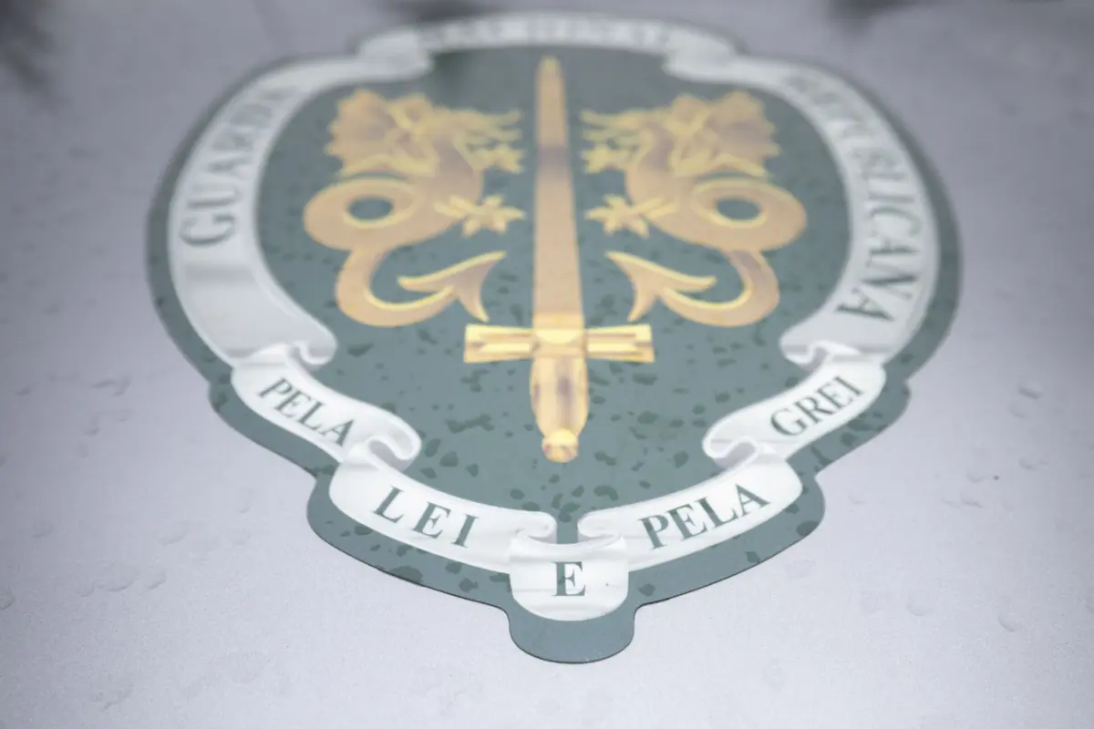 Os detidos, com idades compreendidas entre os 19 e os 48 anos, serão presentes no Tribunal Judicial para aplicação das medidas de coação