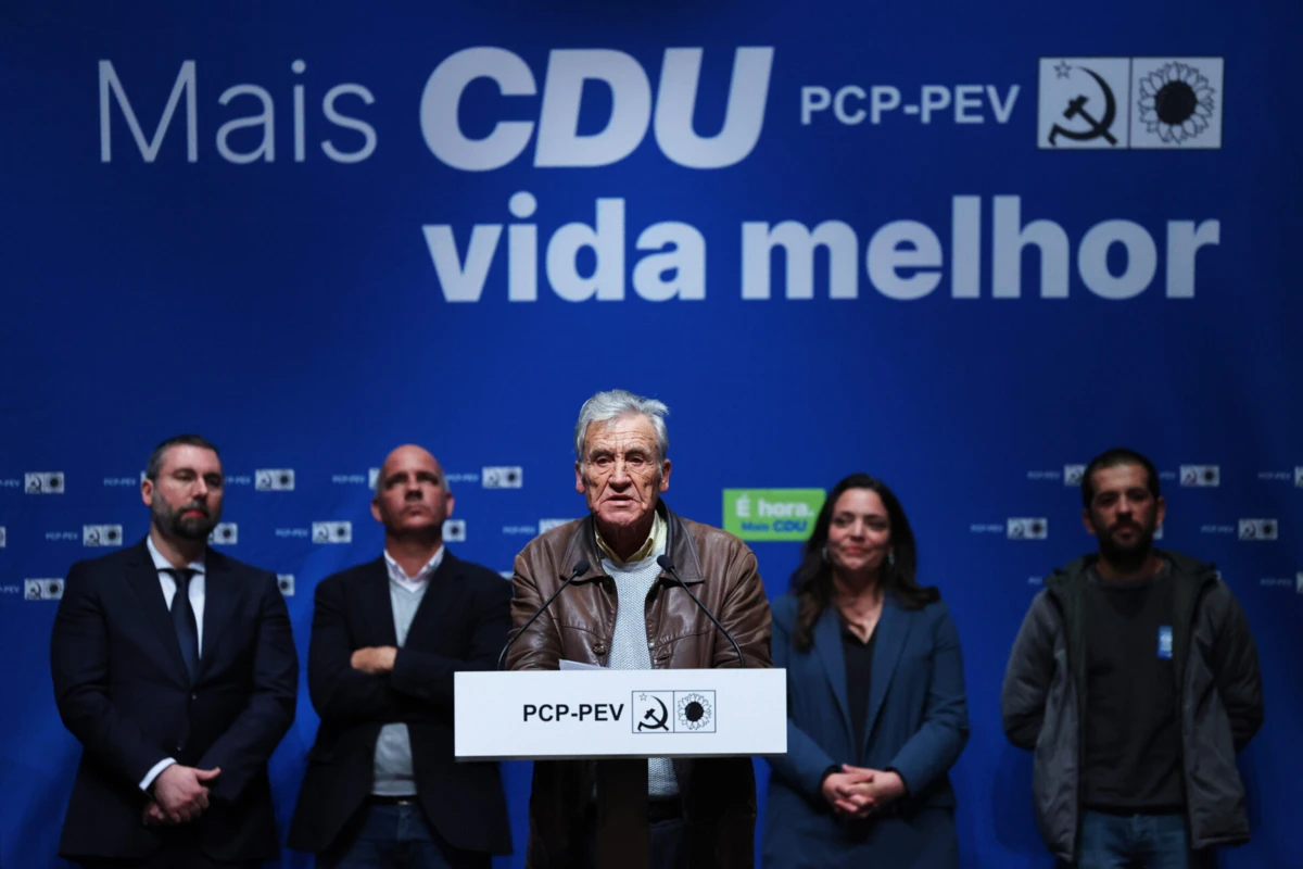 Imagem de contexto do artigo Jerónimo de Sousa apela ao povo para "trocar as voltas" aos "construtores de cenários"