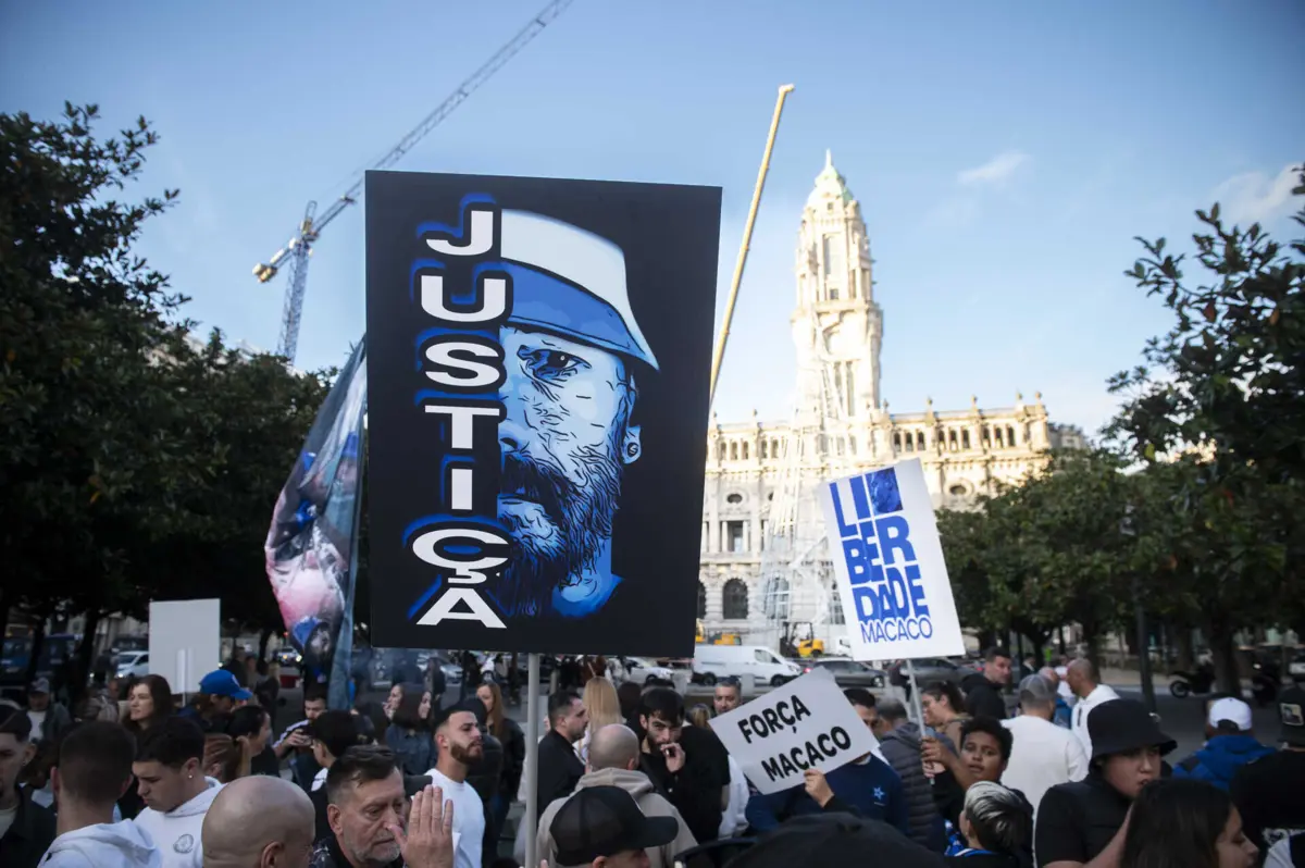 Os Super Dragões terão procurado "criar um clima de intimidação e medo" na Assembleia Geral, na qual ocorreram confrontos e agressões