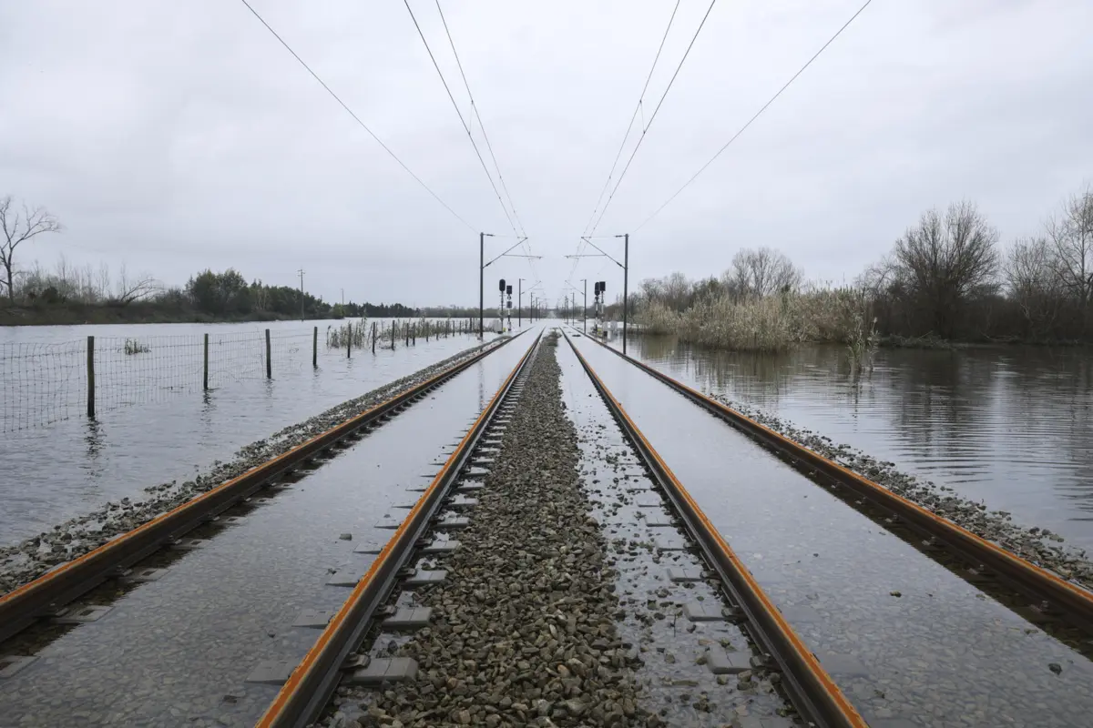 Imagem de contexto do artigo PCP desafia Governo a "alargar quadros" do LNEC para avaliação técnica de redes rodoviárias e ferroviárias