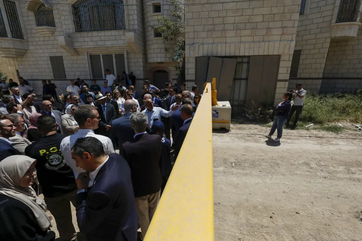 Imagem de contexto do artigo Israel “lamenta incómodo” causado por disparos sobre grupo diplomatas, onde seguia um português