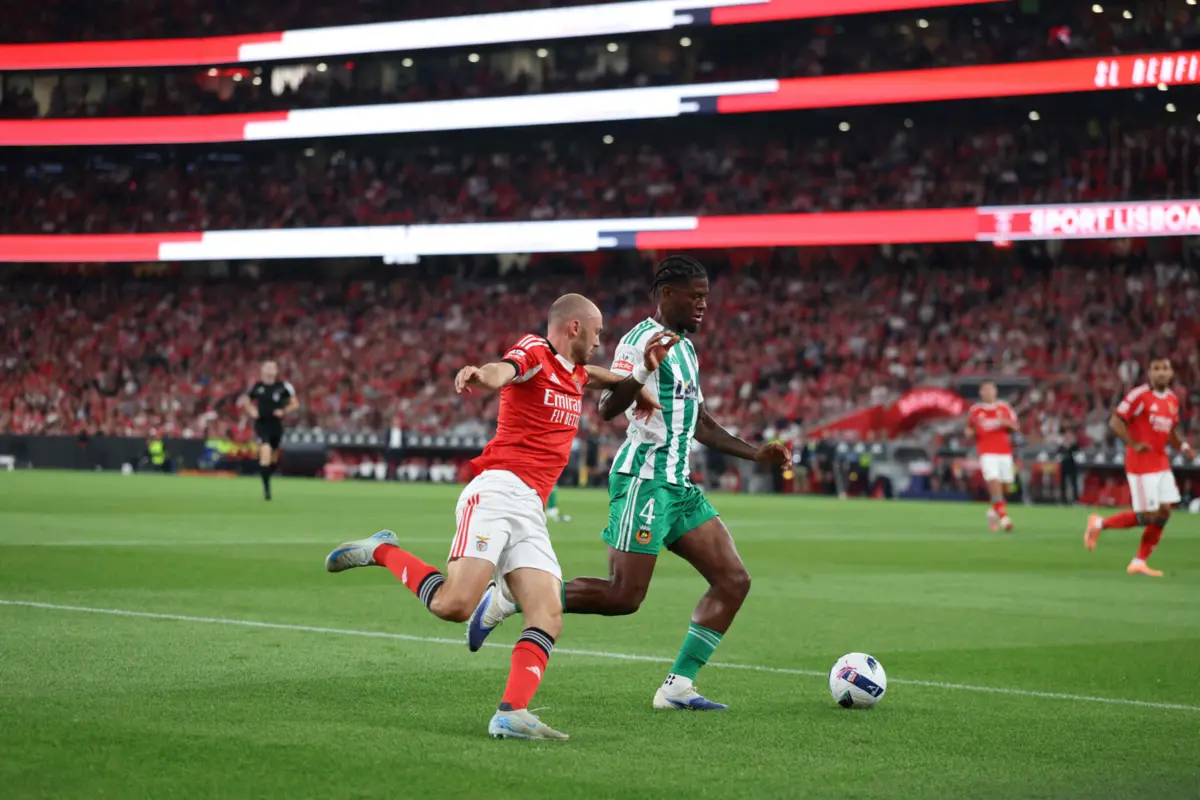 Imagem de contexto do artigo Jogo em atraso para atrasar a luta pelo título. Benfica empata em casa com o Rio Ave