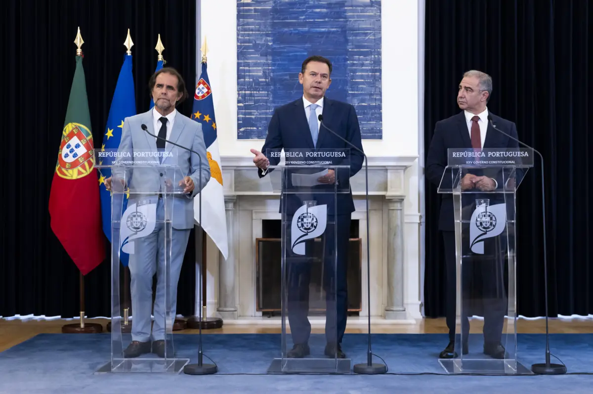 Imagem de contexto do artigo Governos da Madeira e Açores congratulam-se com preparação da revisão da Lei das Finanças Regionais