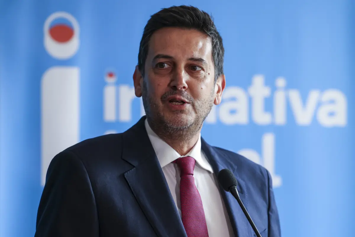 Imagem de contexto do artigo "Recato" impede Rui Rocha de revelar se há negociações com Montenegro (mas "cenário base" mantém-se)