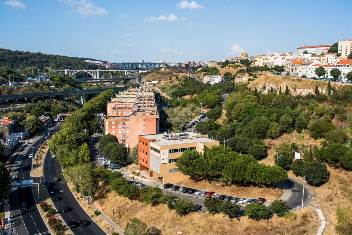 O sismo de magnitude 5,3 na escala de Richter foi registado às 05h11