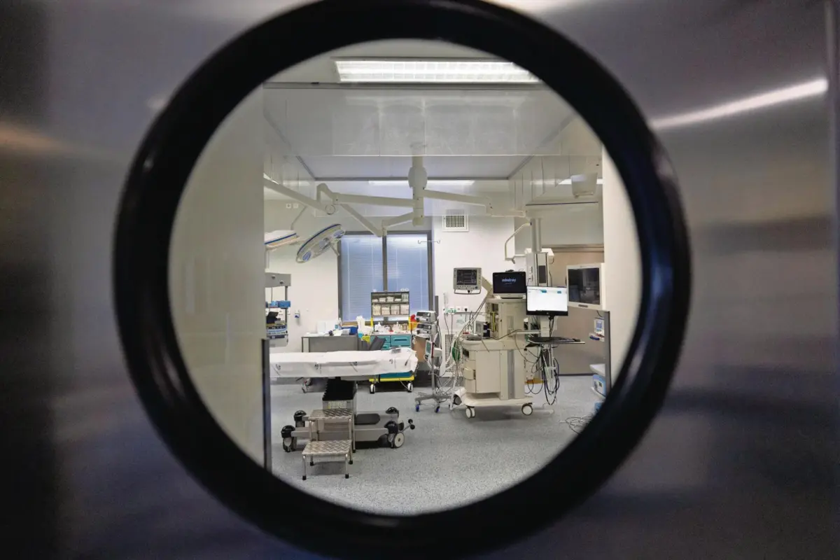 Imagem de contexto do artigo Aberto concurso para médicos recém-especialistas com 606 vagas. FNAM acusa Governo de "desinvestimento" no SNS