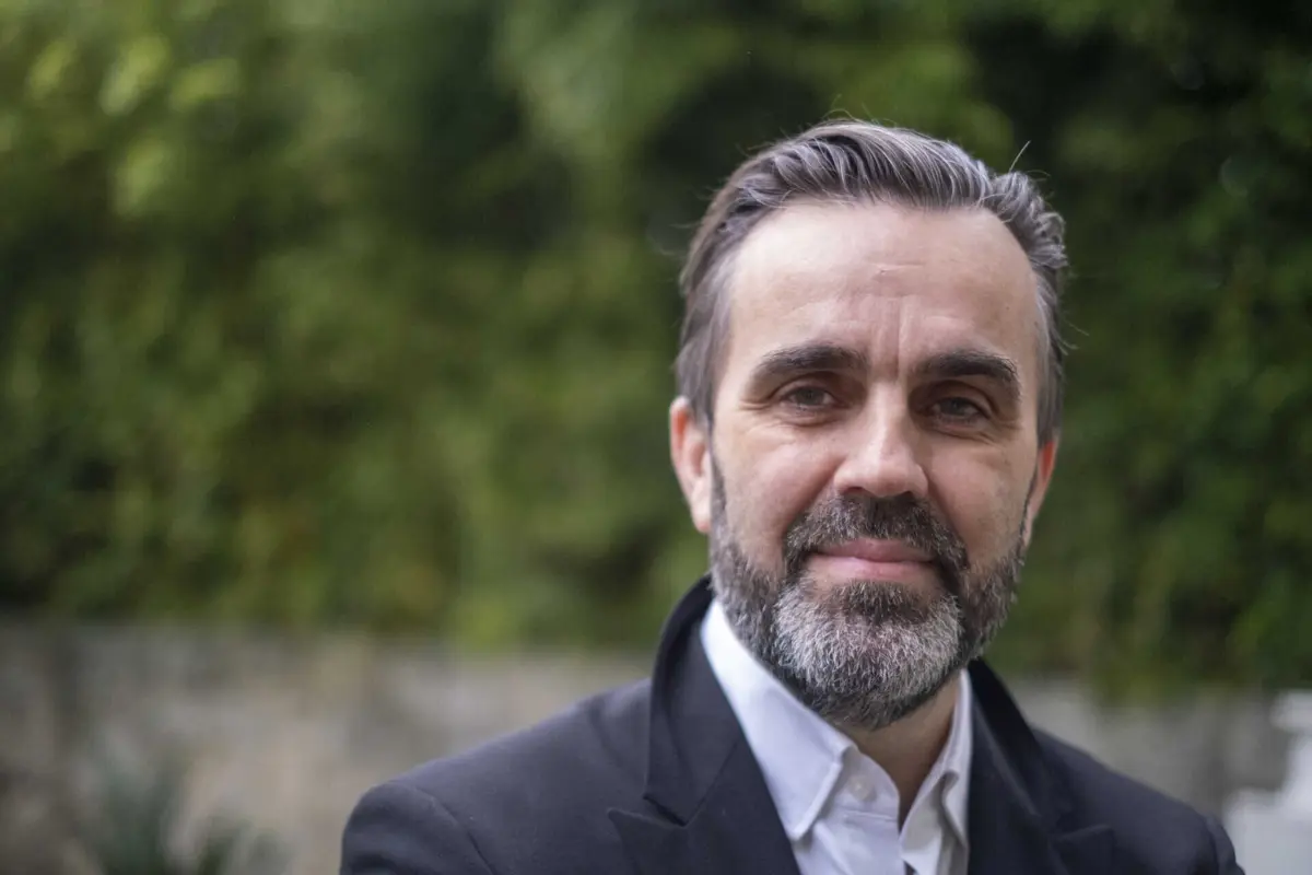 Imagem de contexto do artigo Médicos criticam Álvaro Almeida por "cortes cegos" na saúde e denunciam "postura invertida"