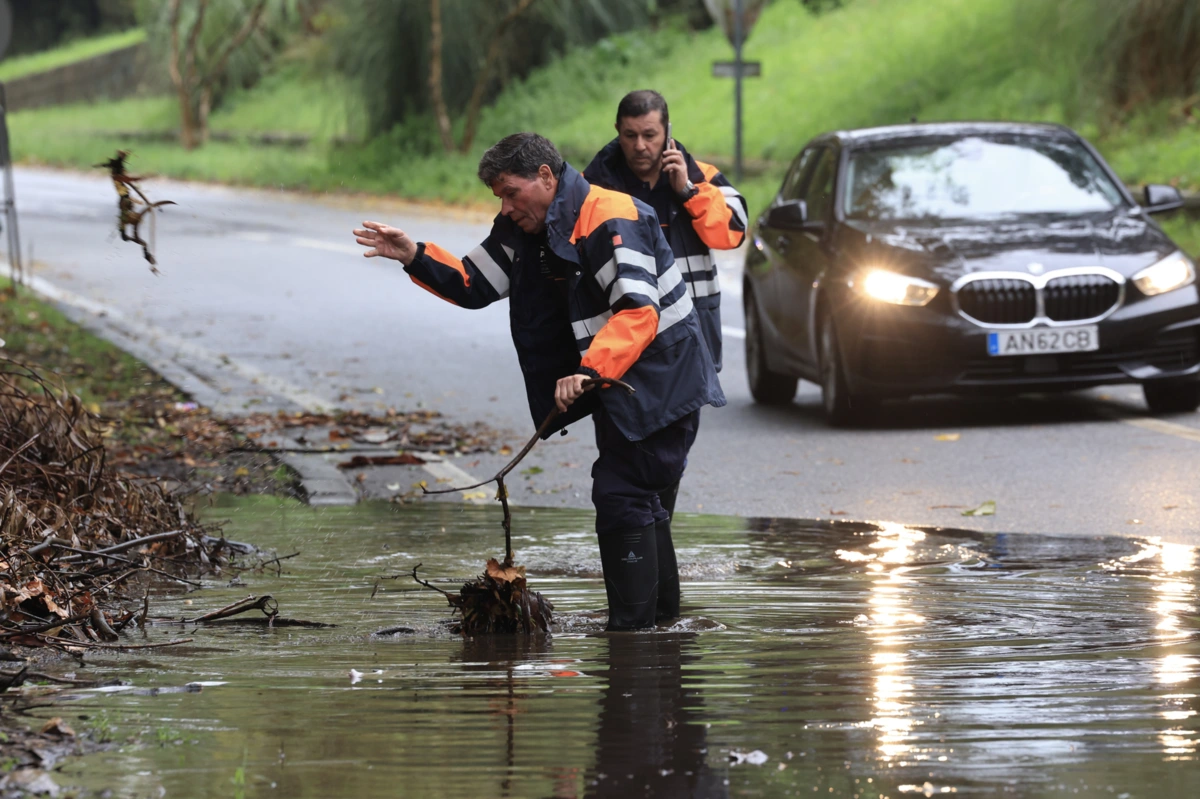 Imagem de contexto do artigo Chuva e vento provocam 150 ocorrências entre as 00h00 e as 07h00