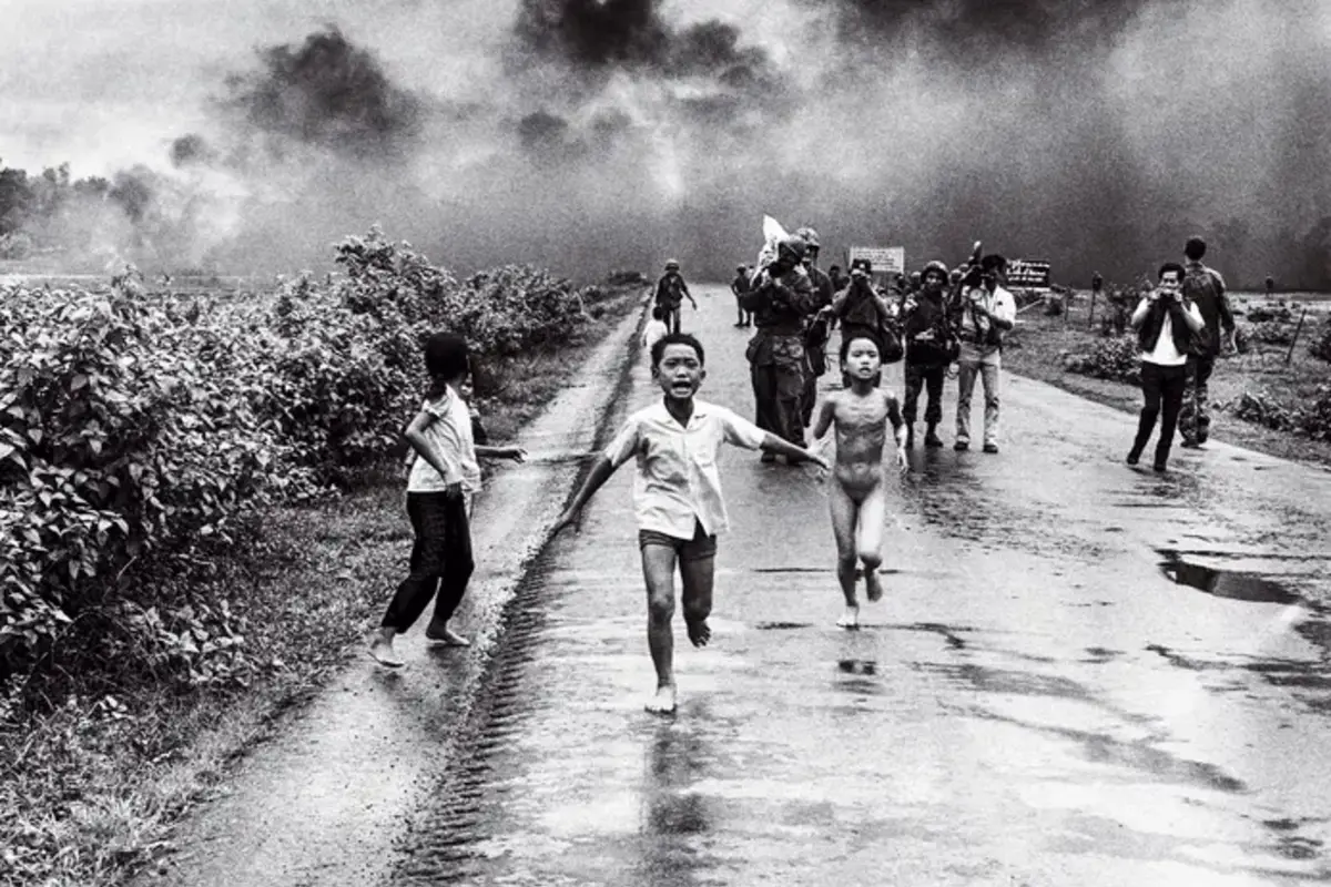 A Menina do Napalm, também conhecida por O Terror da Guerra, é uma das mais conhecidas fotografias da Guerra do Vietname