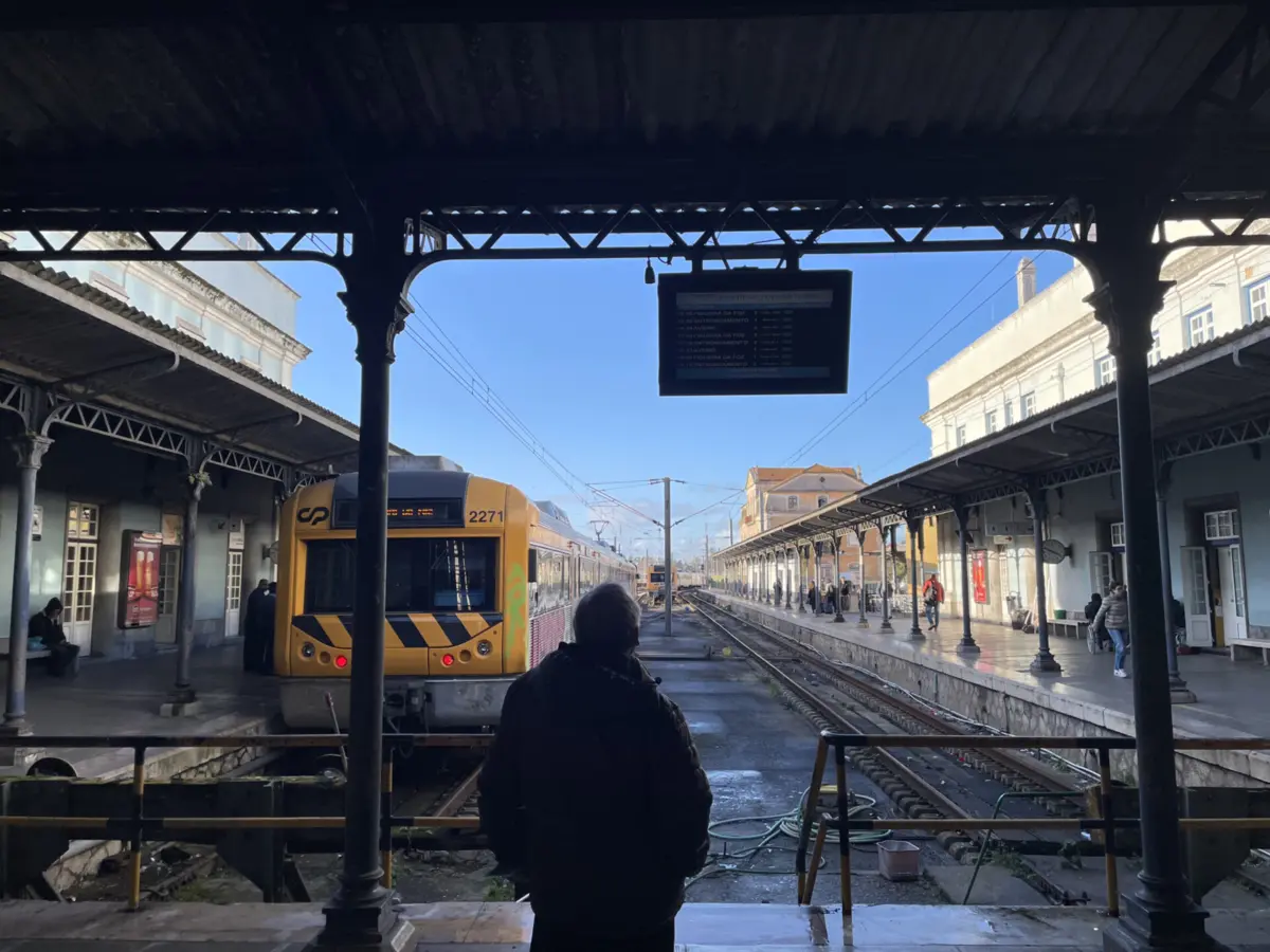 Imagem de contexto do artigo "Vai causar-me muito transtorno." Ligação de comboio entre estações de Coimbra acaba este domingo