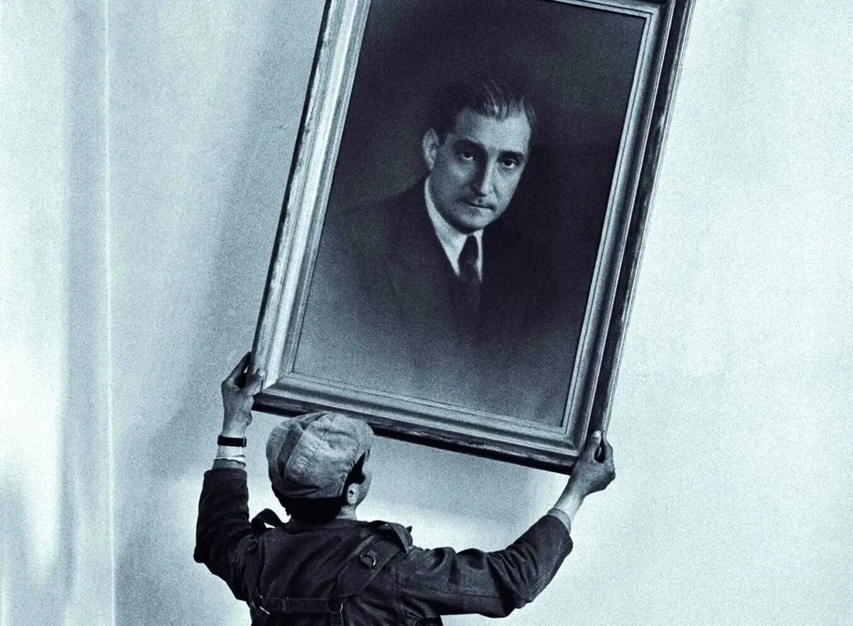 Imagem de contexto do artigo “Ventos do Povo” de Portugal e Espanha numa exposição de fotografia