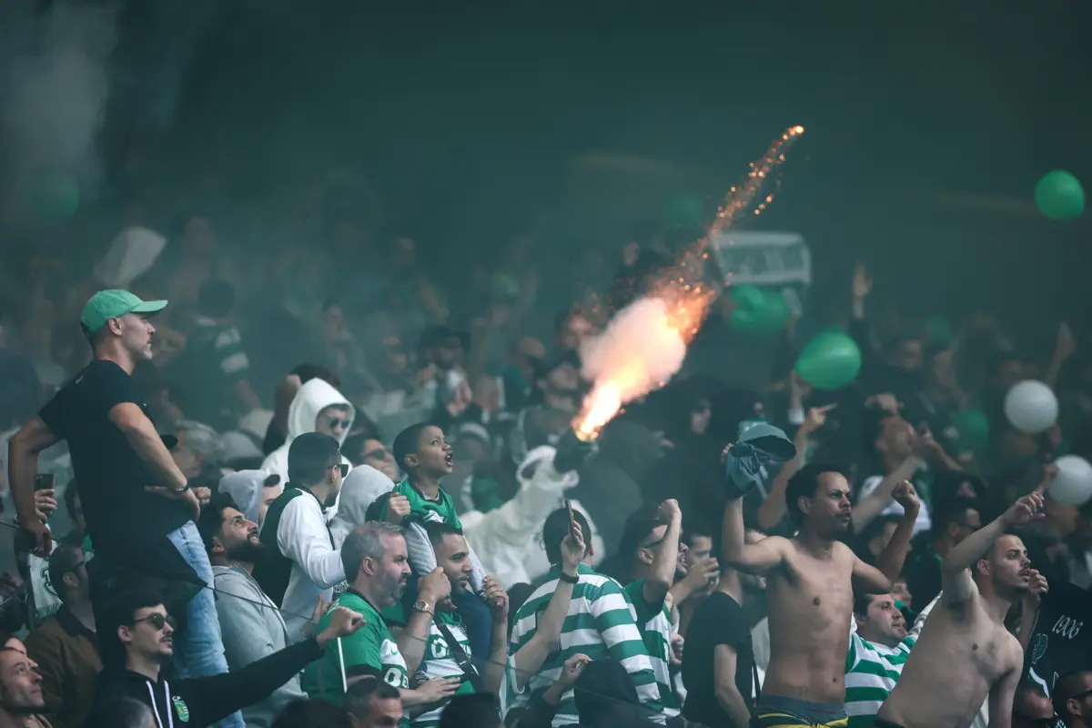 Imagem de contexto do artigo Fogo de artifício, fumos, Gyökeres e Paulinho. Sporting vence GD Chaves e faz a festa em Alvalade