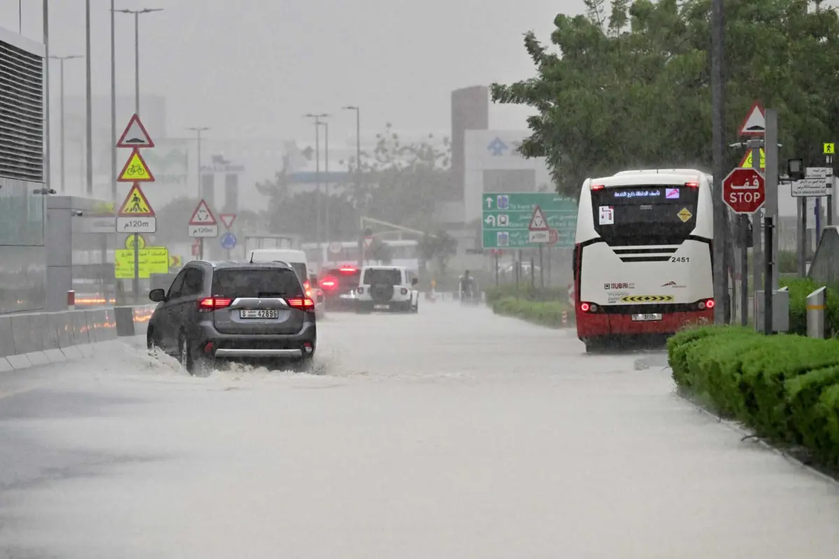Imagem de contexto do artigo Chuva suficiente para um ano provoca o caos no Dubai: aeroporto submerso e escolas fechadas