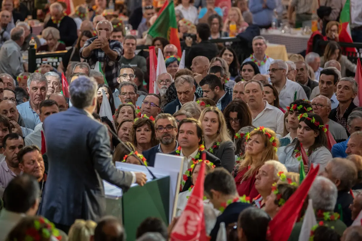 Imagem de contexto do artigo A voz de um político quer-se "empoderada", mas não forçada