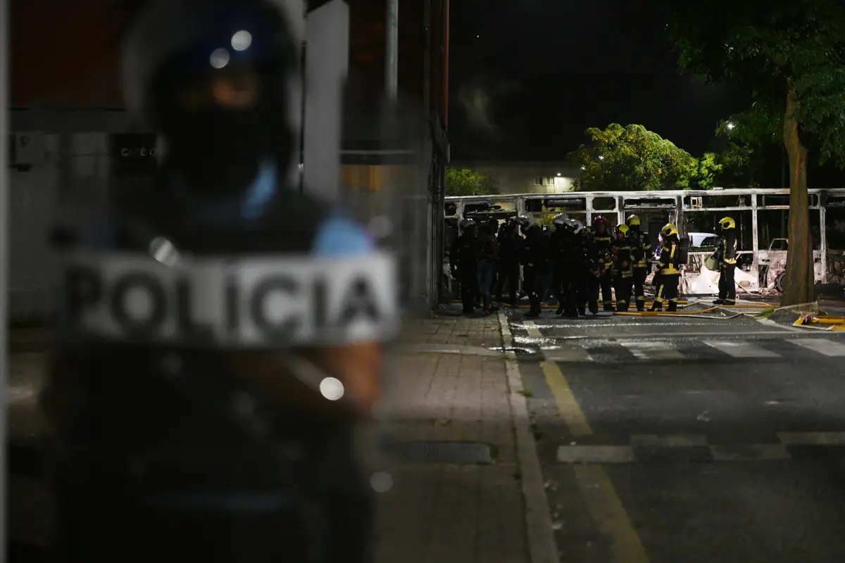 Imagem de contexto do artigo PSP terá "tolerância zero com desordem de grupos criminosos". Carro de homem morto na Amadora "não era furtado"