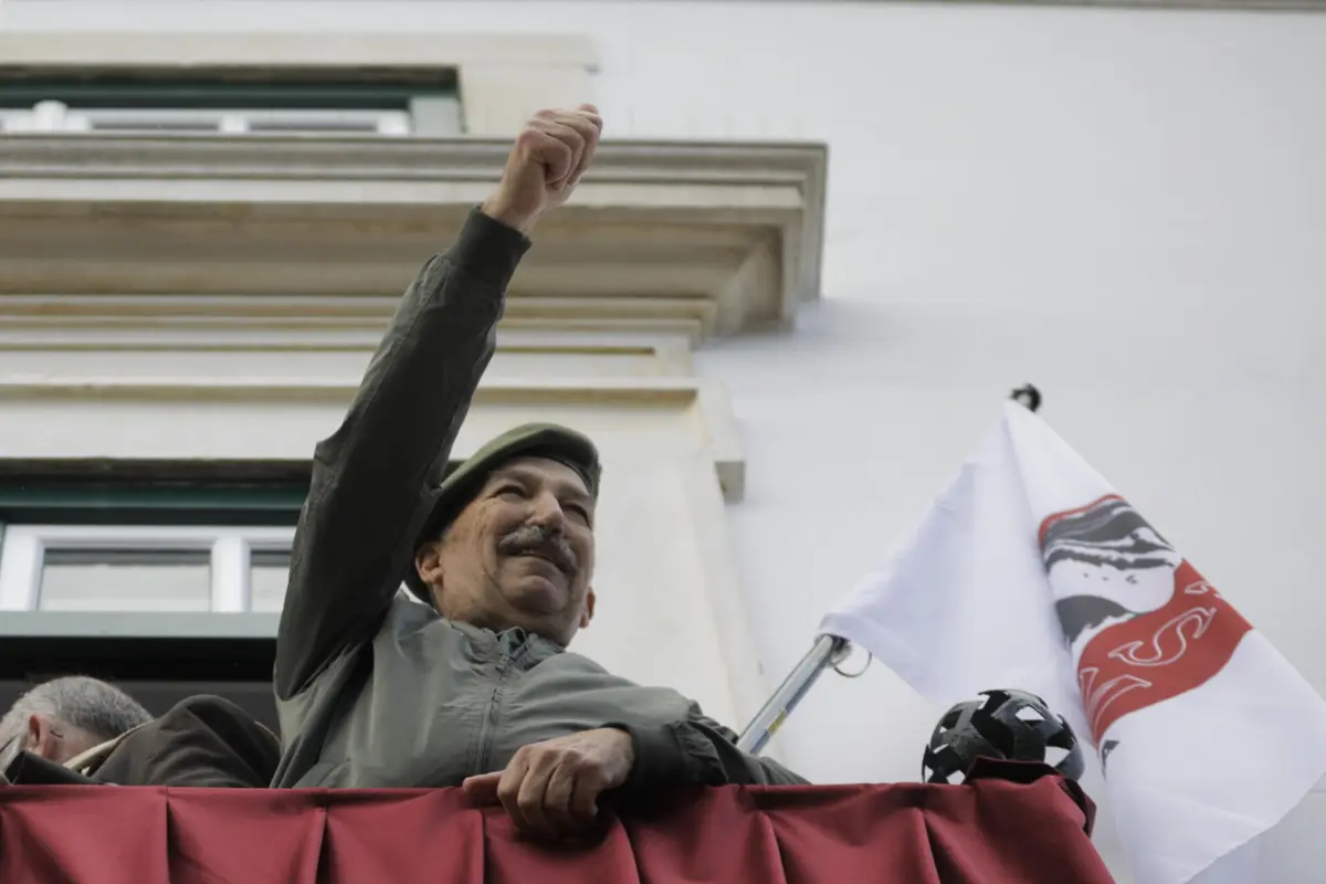 Os militares foram desde o Jardim da Liberdade até ao Largo do Município