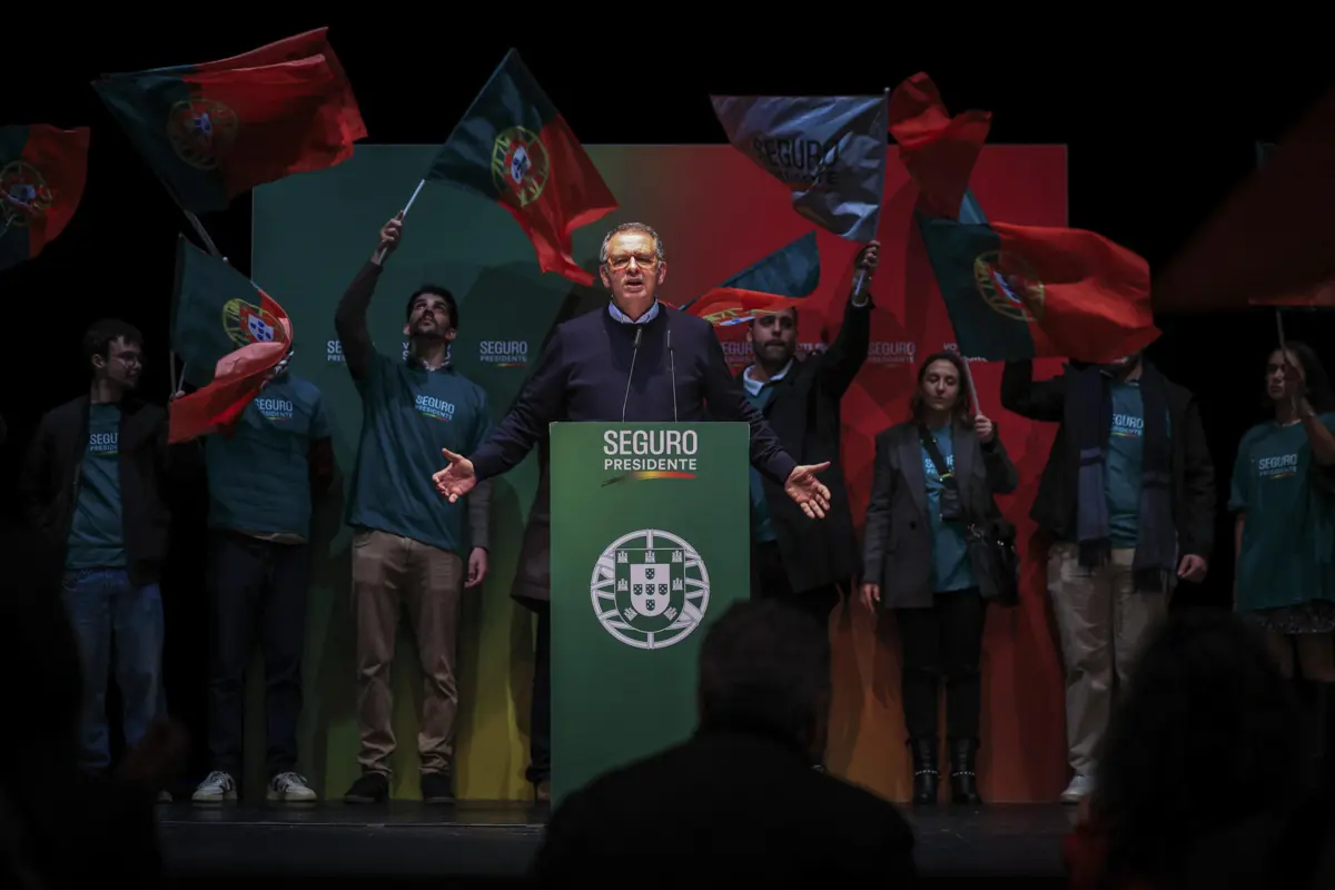 Imagem de contexto do artigo Seguro assume-se "Presidente do equilíbrio" e apela ao voto dos moderados