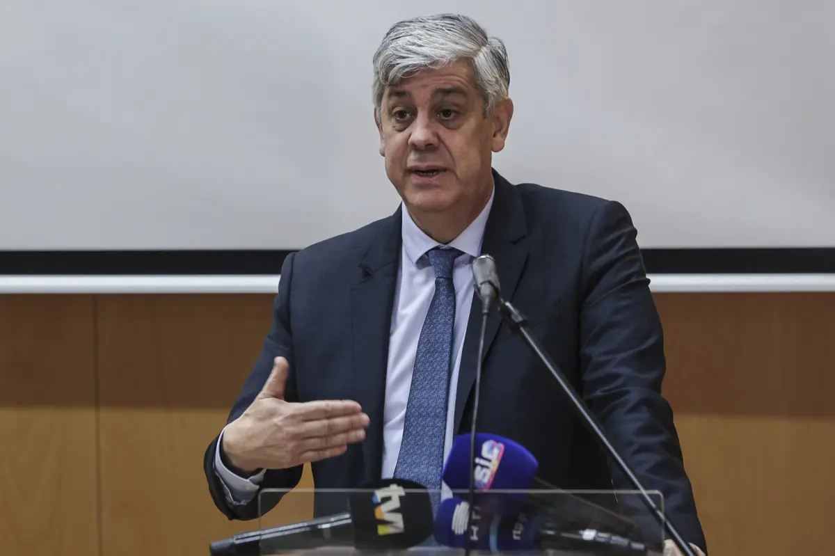 Imagem de contexto do artigo "É só para alguns." Centeno preocupado com ideia de "desmontar todo o sistema de regulação financeira"