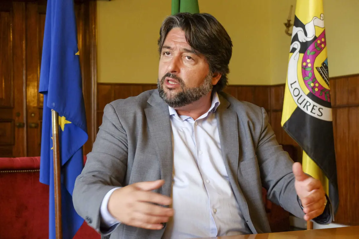 Imagem de contexto do artigo "Acha que tinha motivo para ter dúvidas?" Ricardo Leão seguro do apoio do PS vai recandidatar-se à Câmara de Loures