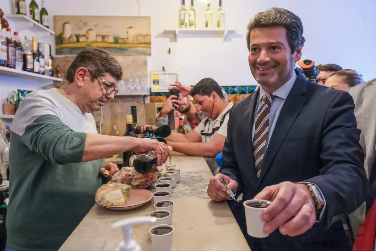 O presidente do Chega acusou o Governo de agir “sempre tarde" e disse que desta vez também não o espanta