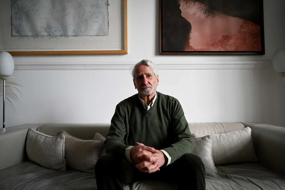 Luís Cília tanto agarrou a ditadura pelos colarinhos com a canção panfletária, como o fez musicando grandes poetas portugueses com uma guitarra que soava à nova canção francesa