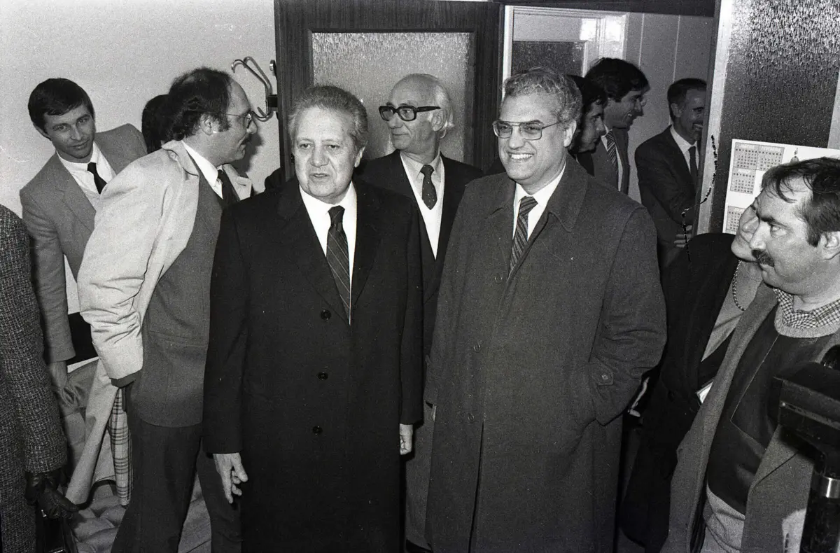 Imagem de contexto do artigo “Soares é Fixe.” Filme que retrata noite “eufórica” de Mário Soares é também alerta para o presente