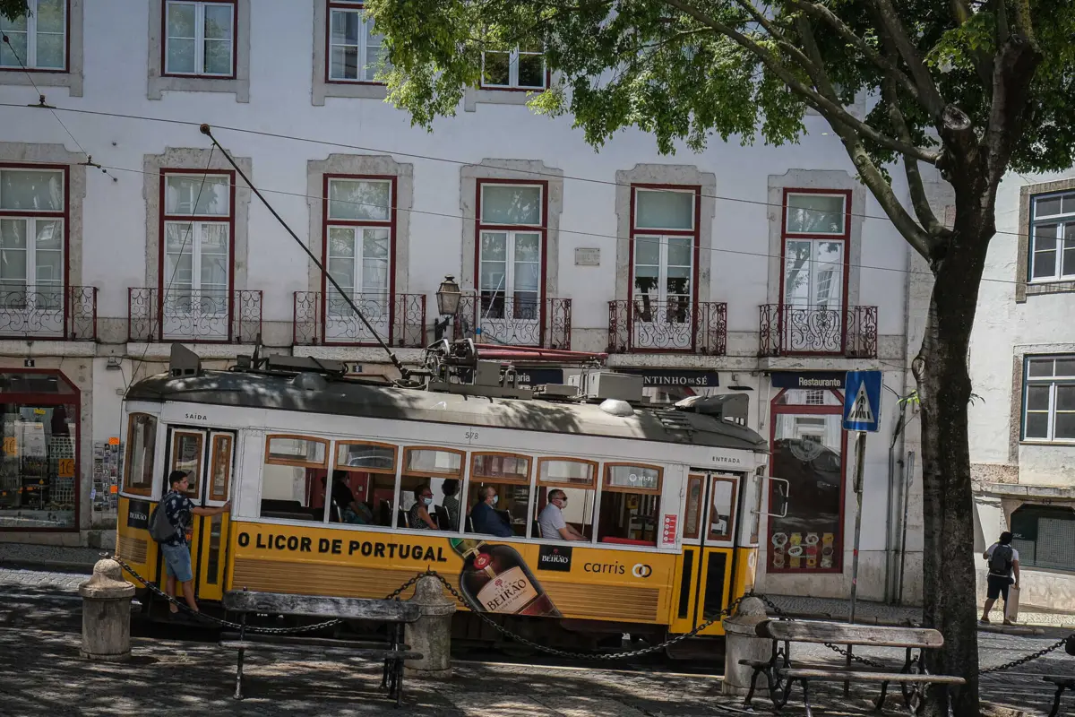 Em causa está a duplicação da taxa turística, para quatro euros