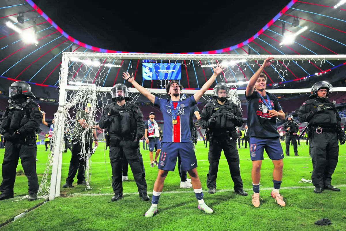 Imagem de contexto do artigo Vitinha, Nuno Mendes, João Neves e Gyökeres candidatos à Bola de Ouro. Rodrigo Mora nomeado para o Kopa