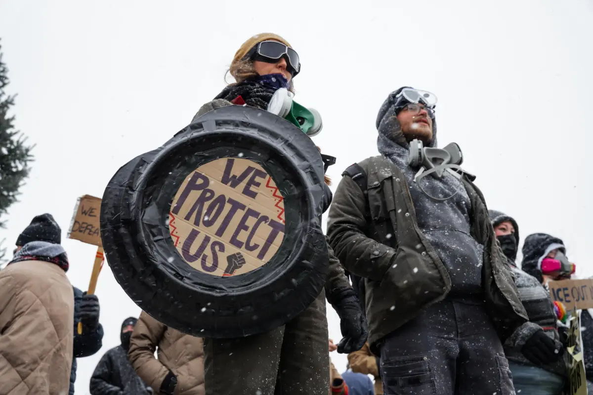 Imagem de contexto do artigo "Porquê deter uma criança de 5 anos?" Em Minneapolis, quatro menores já foram detidos pelo ICE este mês