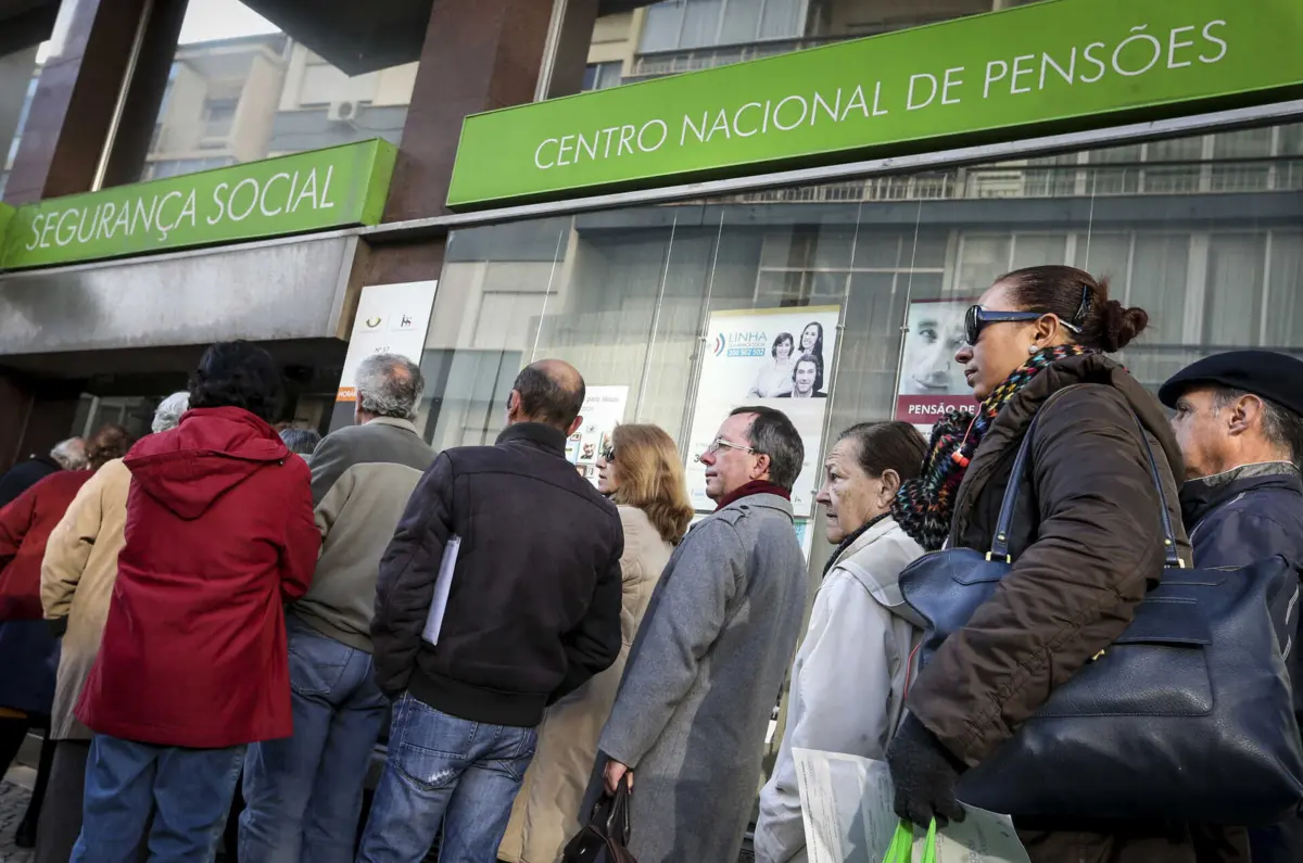 Imagem de contexto do artigo Esteve um ano e meio no cargo: diretora do Centro Nacional de Pensões demite-se