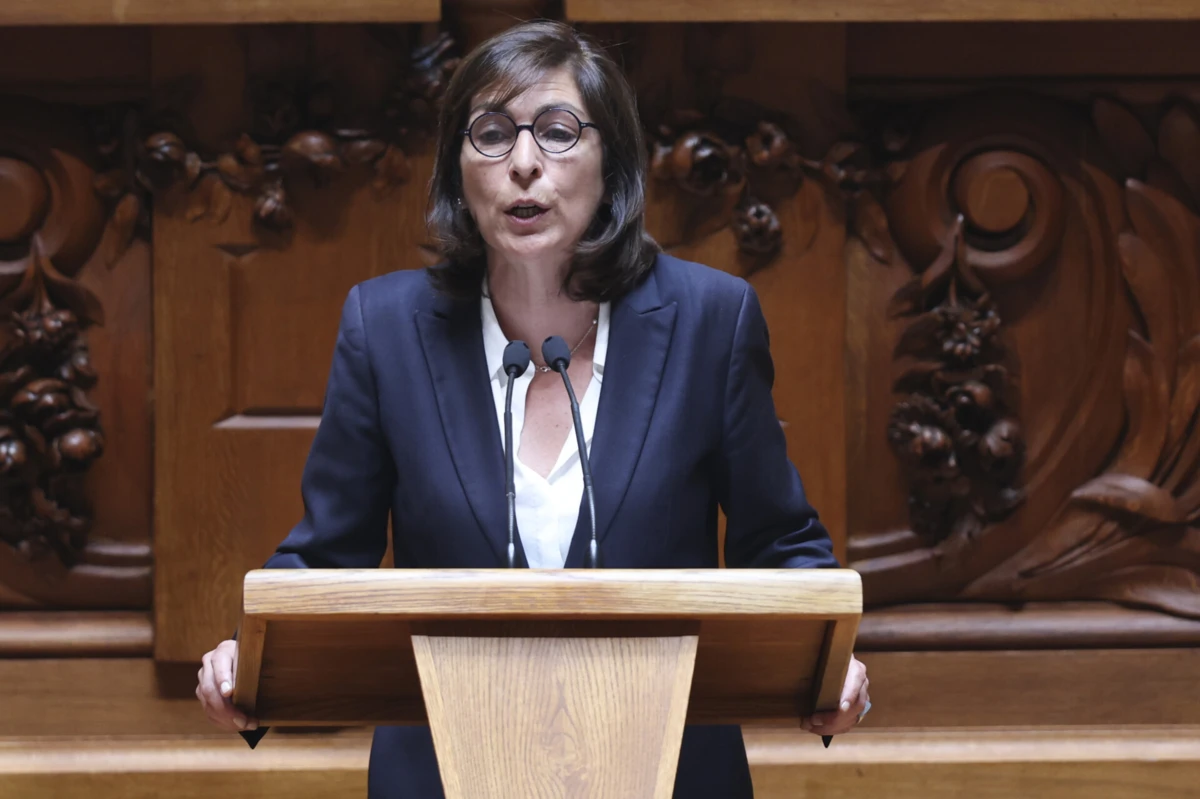 "Governar não é anunciar ou inaugurar", disse Ana Catarina Mendes