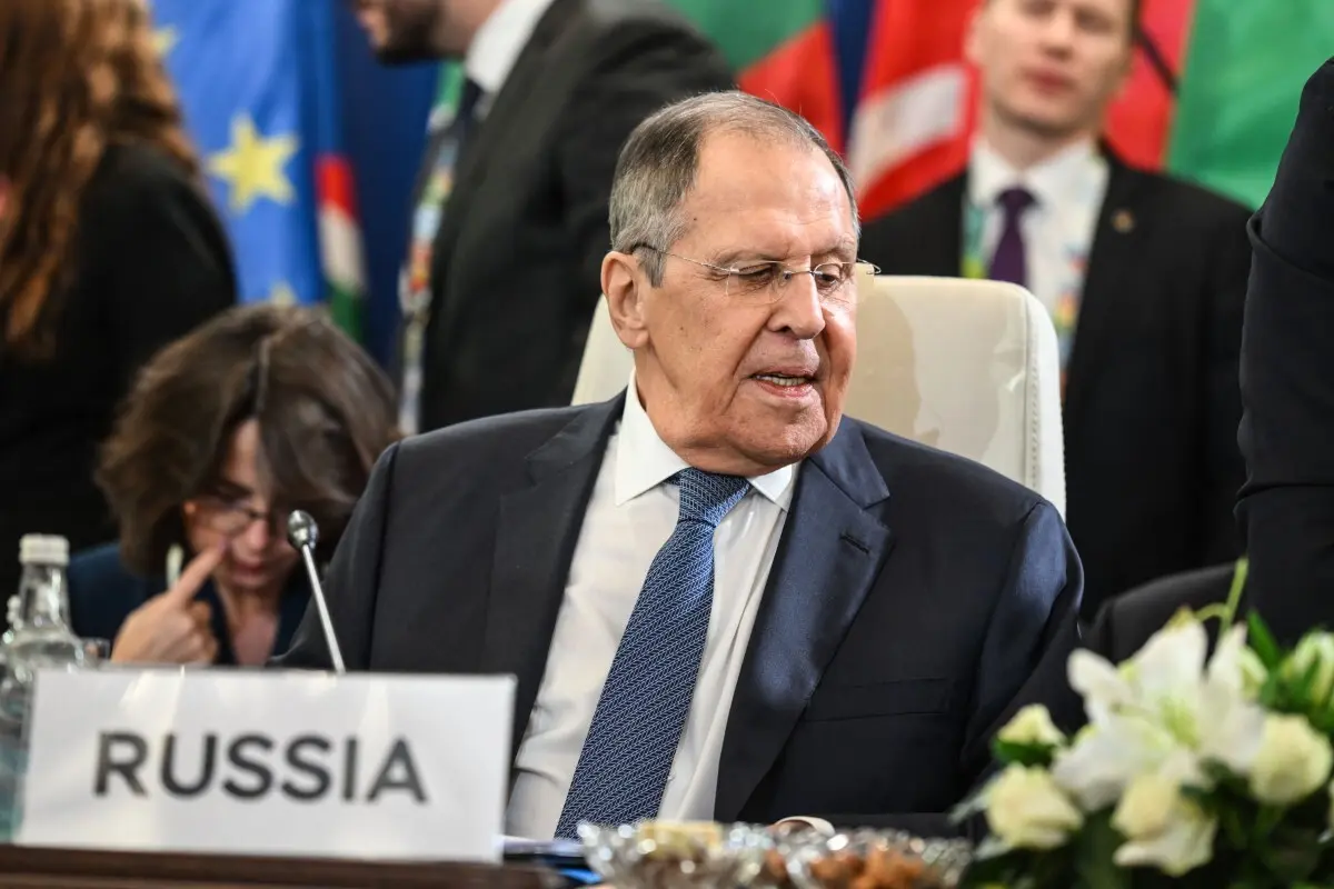 Lavrov critica a postura do Governo japonês, acusando Tóquio de acelerar um processo de militarização