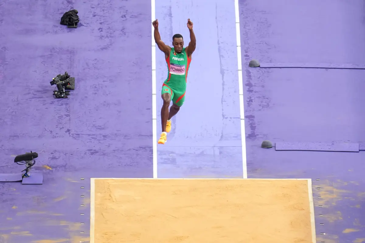 Imagem de contexto do artigo "Divergências irreconciliáveis." Pichardo deixa Benfica e leva assunto "às instâncias competentes"