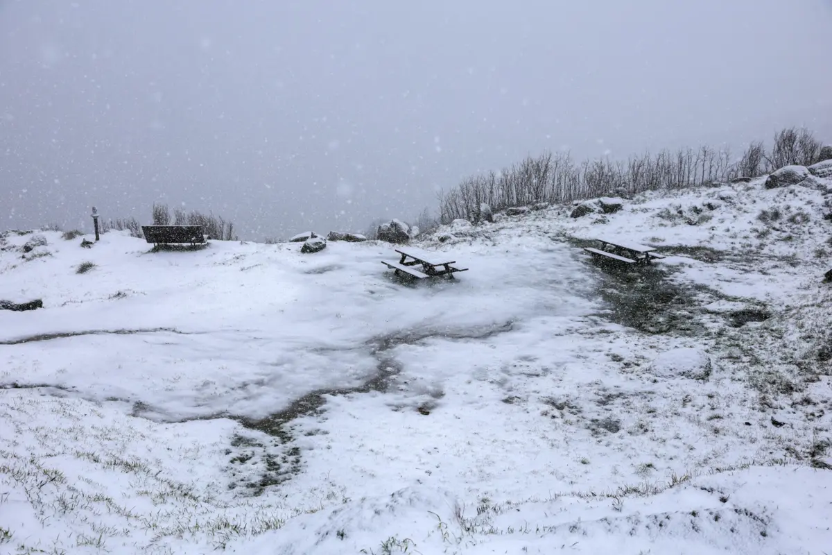 Imagem de contexto do artigo Autocarro com crianças e idosos ficou preso na neve em Castro Daire