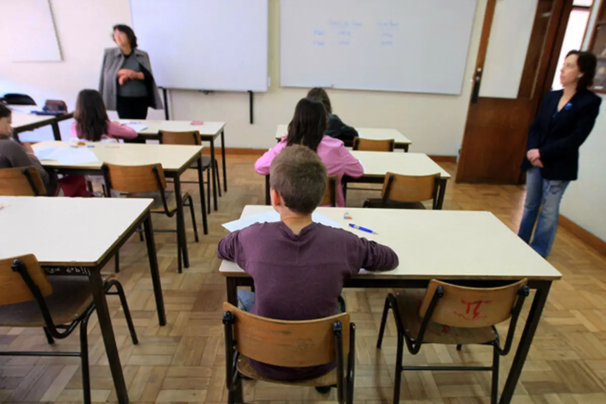 Imagem de contexto do artigo "É mentira." Professores e diretores rejeitam má gestão das escolas e destacam que "país não é só Lisboa e Porto"