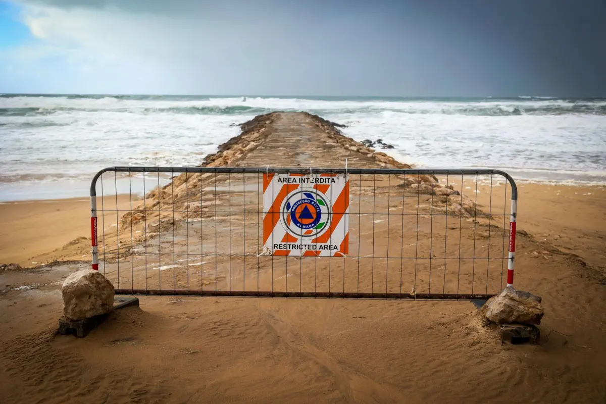Imagem de contexto do artigo Nova depressão deixa Açores em aviso vermelho. Depois seguirá para o continente
