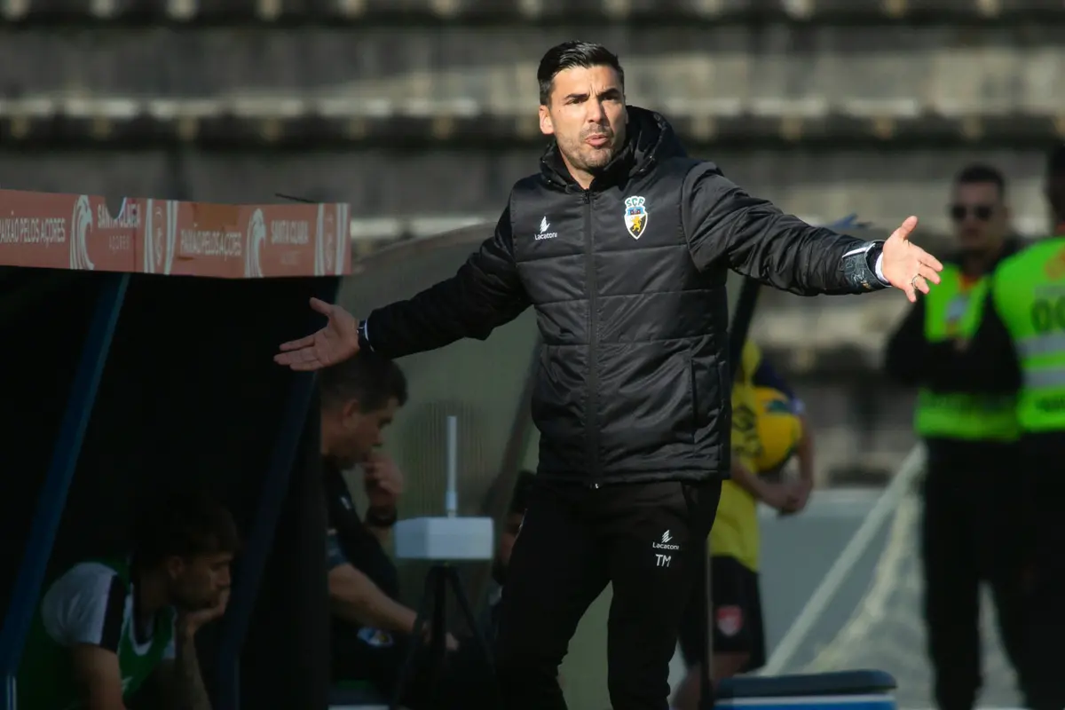 Imagem de contexto do artigo Treinador do Farense Tozé Marreco coloca lugar à disposição