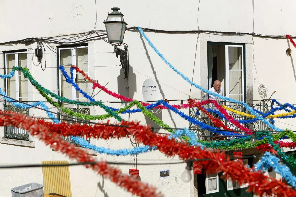 Imagem de contexto do artigo EMEL disponibiliza mais de 1900 lugares para estacionamento gratuito na noite de Santo António em Lisboa