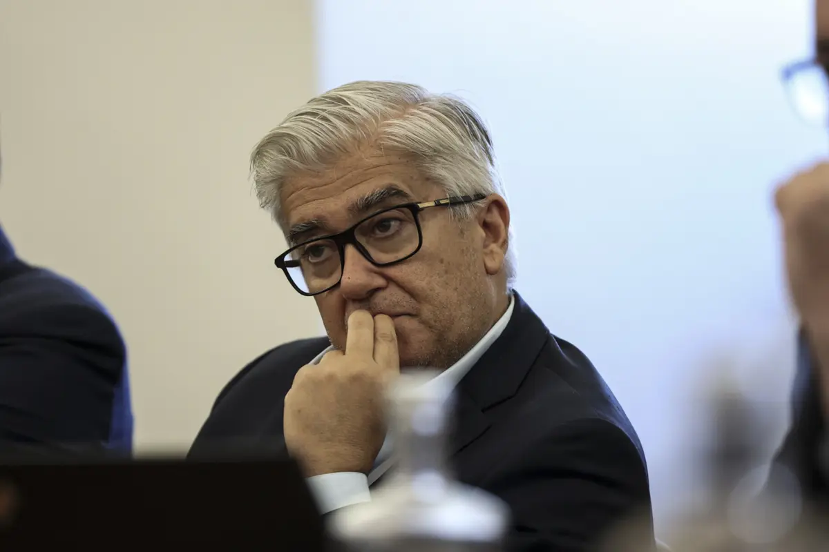 O ex-chefe de gabinete de Lacerda Sales garante que "nunca deu nenhuma indicação para marcar" a consulta