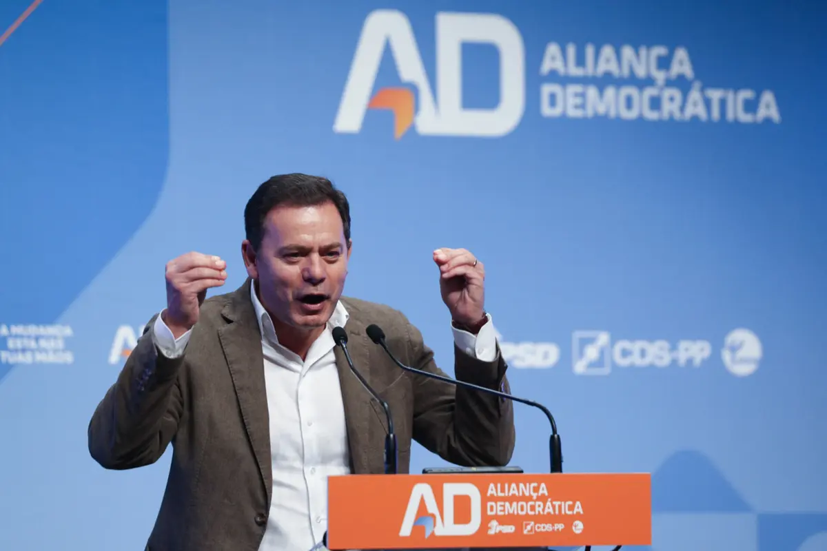 Imagem de contexto do artigo Montenegro promete não cortar pensões e investir na agricultura