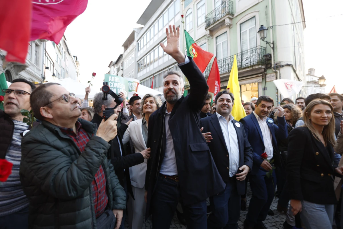Imagem de contexto do artigo Pedro Nuno Santos volta a ver cartão vermelho das forças de segurança