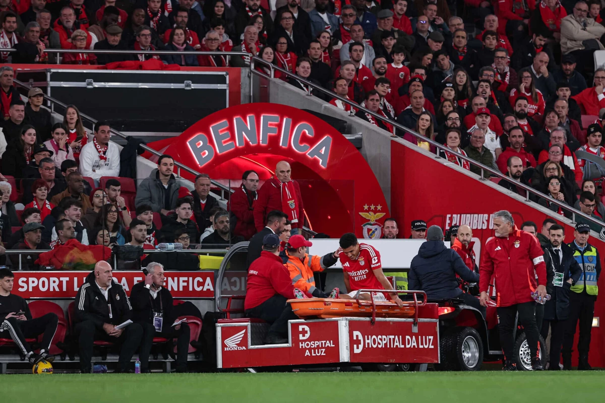 Imagem de contexto do artigo Bah e Manu não podem jogar mais esta época. Benfica confirma lesões graves no joelho esquerdo