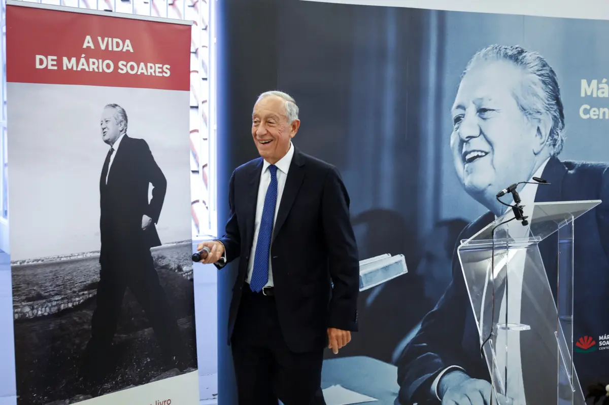 Imagem de contexto do artigo Presidente da Republica depositou coroa de flores no jazigo de Mário Soares