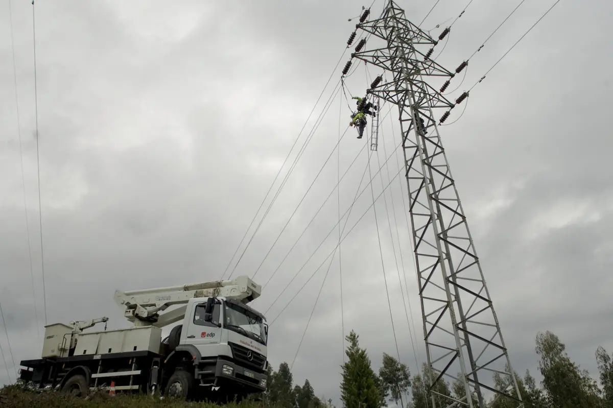 Imagem de contexto do artigo Governo, REN e municípios estudam desvios de linha de alta tensão no Alto Minho