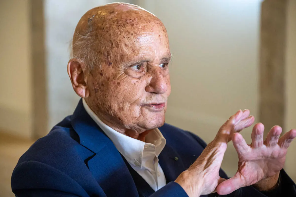 O escultor e pintor Manuel Cargaleiro